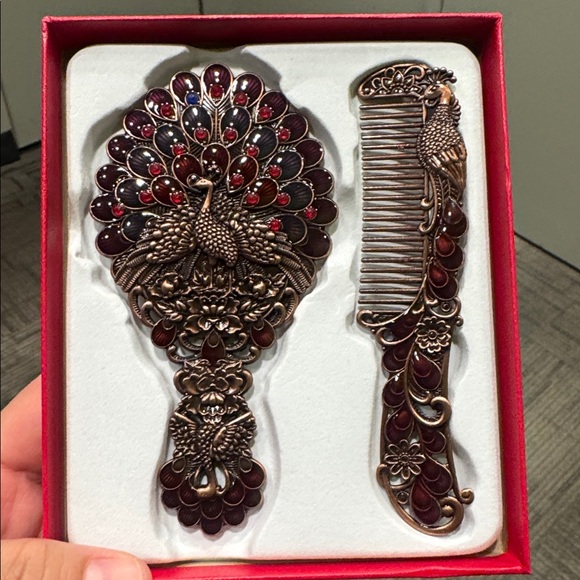 Vintage Peacock Mirror and Comb Set - Picture 4 of 8